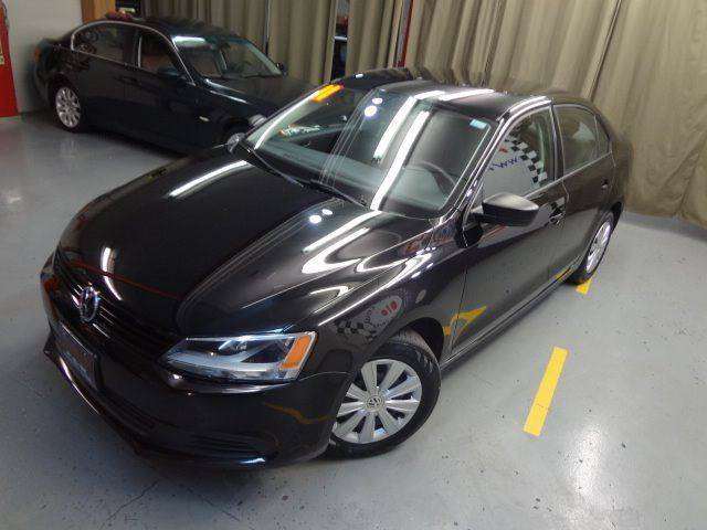 2011 Volkswagen Jetta 4dr Sedan 6A
